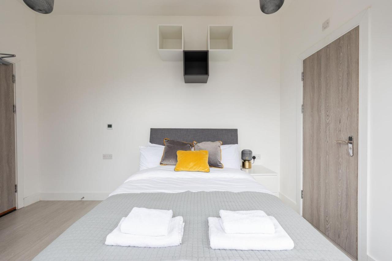 The Anson Hotel - Conveniently Located Sweet Space Near Transportation Stations London Exterior photo